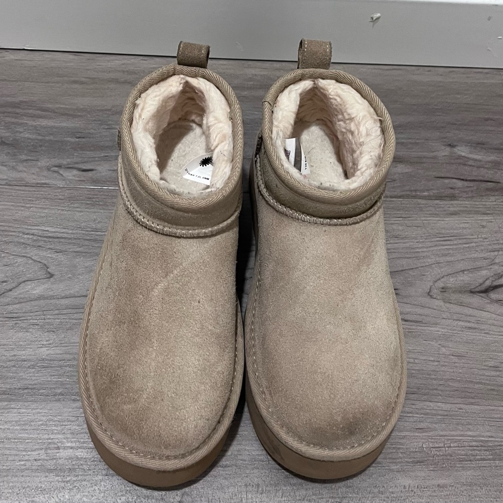 UGG Classic Ultra Mini Platform Boot Size 2